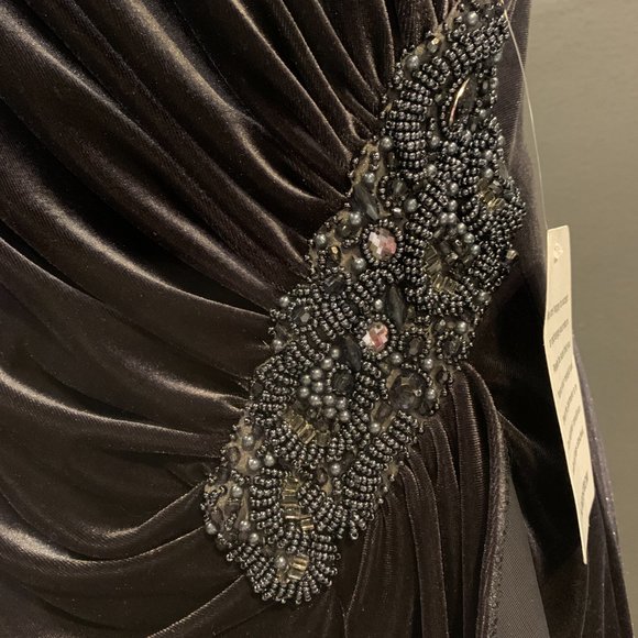 Elina G Velvet One Shoulder Dress - Picture 3 of 6